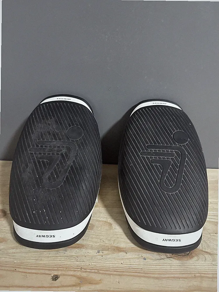 2x SEGWAY DRIFT W1 Elektro Rollerskates E Scates Balance Schwarz ohne Zubehör