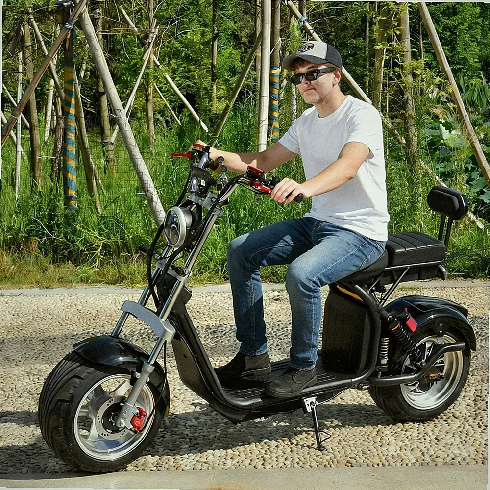 70 km/H 3000W Elektroroller für Erwachsene im Freien Batterielebensdauer 40-60KM