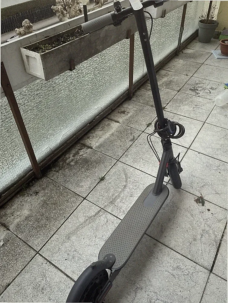 AOVOPRO TX01 E-Scooter 350W 31km/h Smart App 25km Reichweite Elektroroller