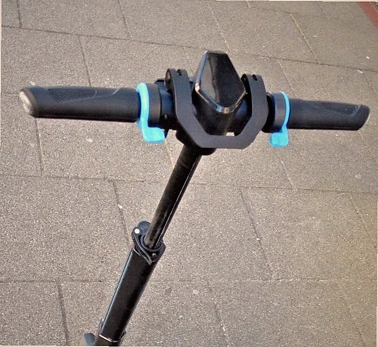 Bluewheel IX300 - klappbarer Elektro-Roller Vorbau Lenkrad mit Steuerdisplay