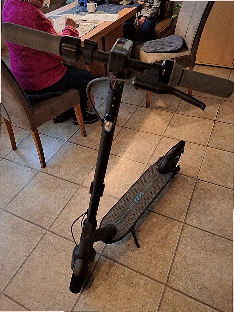 E-Roller 0km Neuwertig. Top Zustand mit Straßen Zulassung