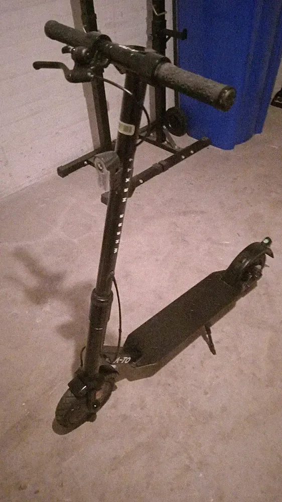 E-Scooter - Elektroroller -120Kg Nutzlast - 15 bis 40 Km Reichweite - 25Kmh