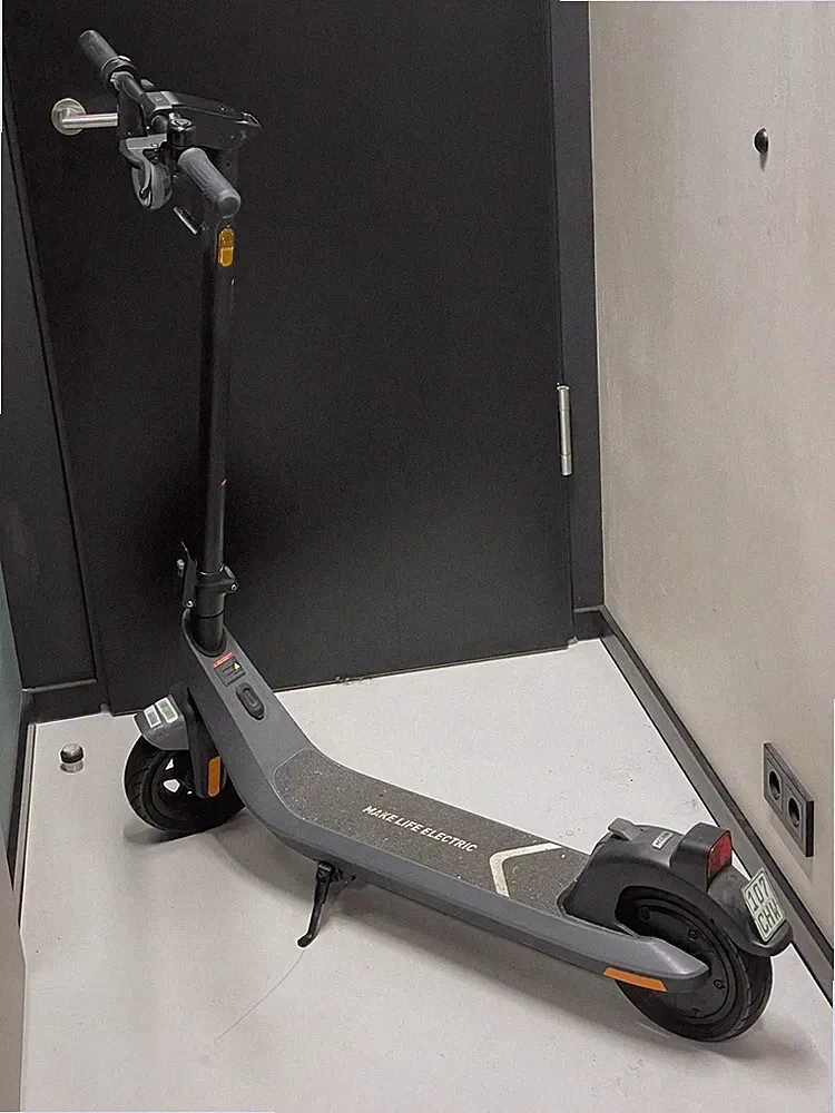 E-SCOOTER MIT STRASSENZULASSUNG ERWACHSENE ELEKTROROLLER FALTBAR 30KM REICHWEITE