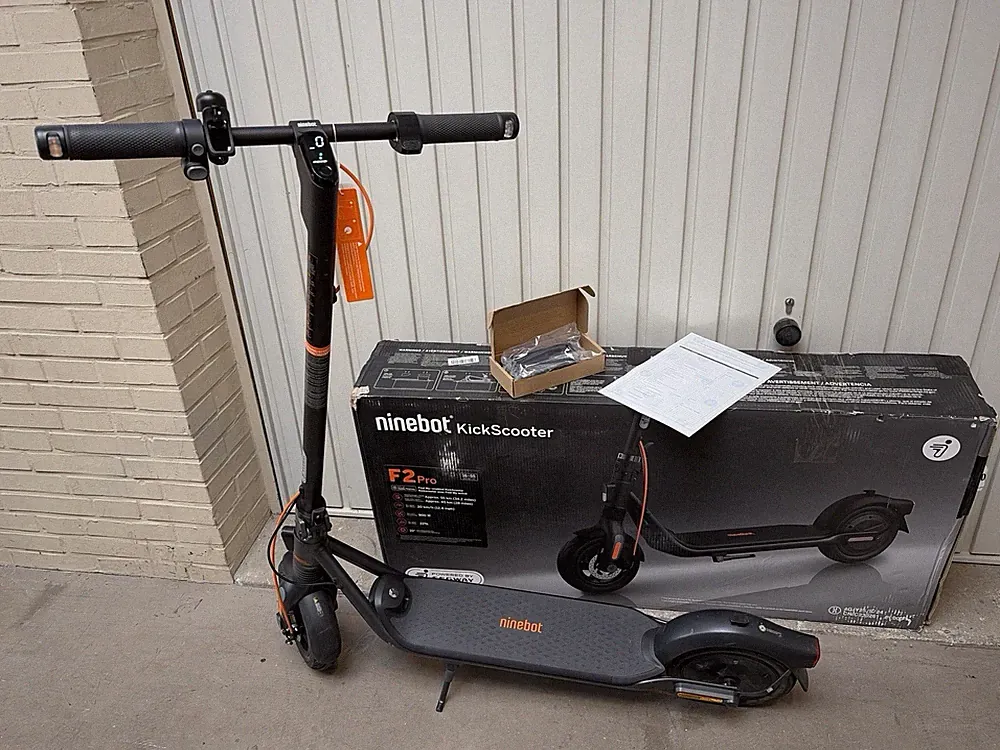 E - Scooter Ninebot Segway KickScooter F2 Pro - E- Roller