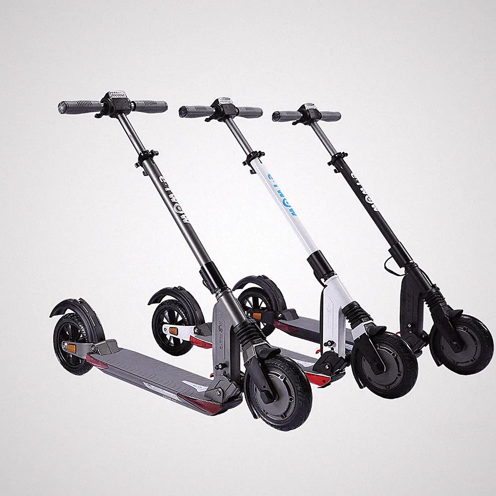 E-TWOW BOOSTER ES Pendlerroller mit 36-V-Akku (7,8 Ah) und klappbarem Lenker