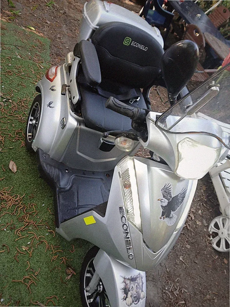 Econello J1000 Elektromobil Dreiradroller für Senioren