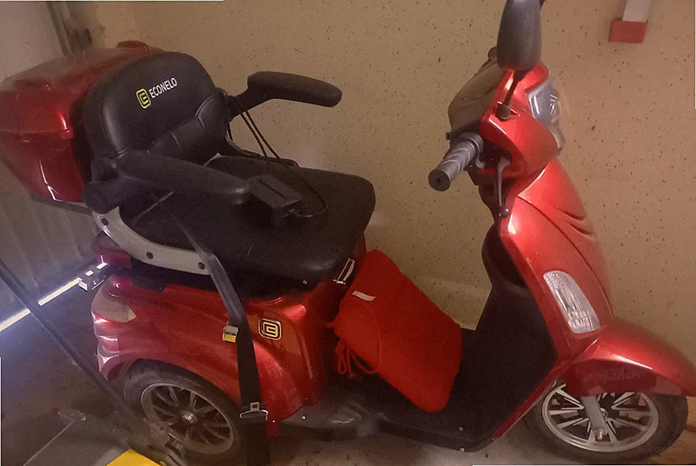 Elektromobil ECONELO rot, Dreiradroller E-Seniorenmobil, neuwertig, 3x gefahren