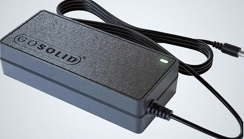 GO SOLID! Ladegerät kompatibel mit E-Twow ES Elektroroller