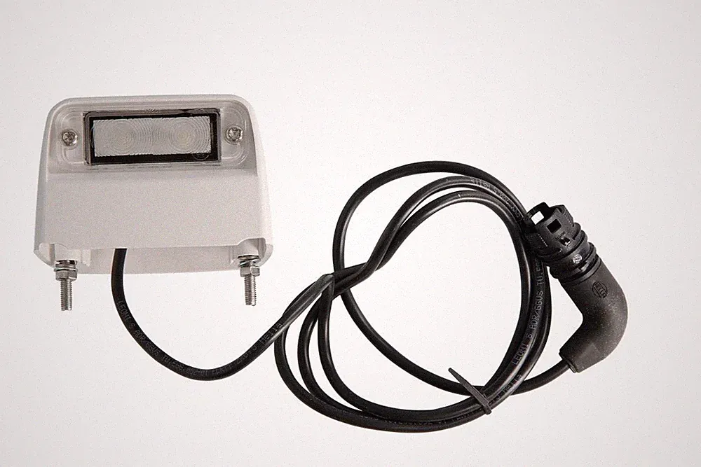 HELLA 2KA 012 271-271 Kennzeichenleuchte - LED - 12/24V