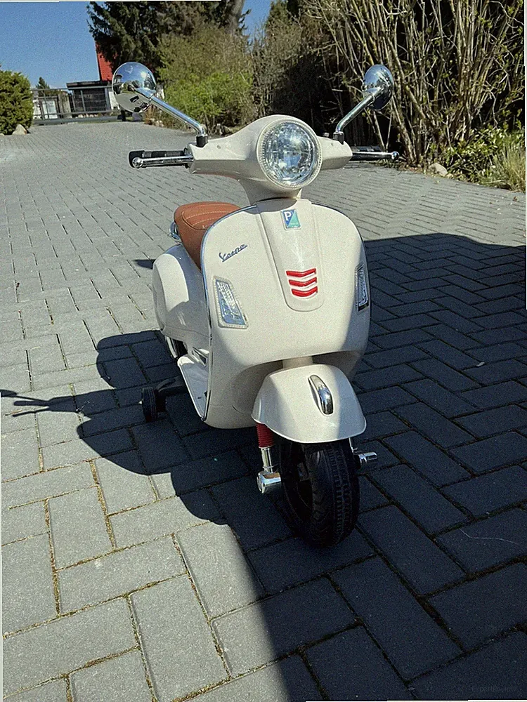 Jamara Ride-on Vespa Kinder Elektroroller weiß Scheinwerfer/Rücklicht sehr gut