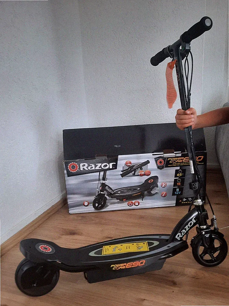 Kinder E-Roller