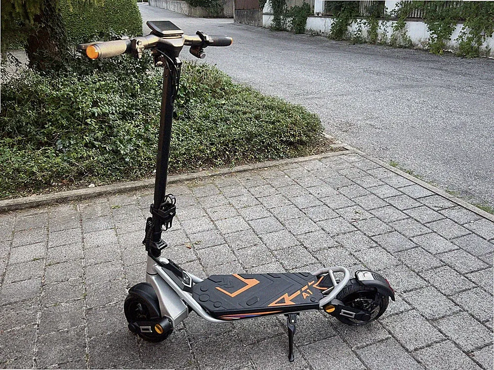 KuKirin A1 Elektroroller / 800W / 45km/h