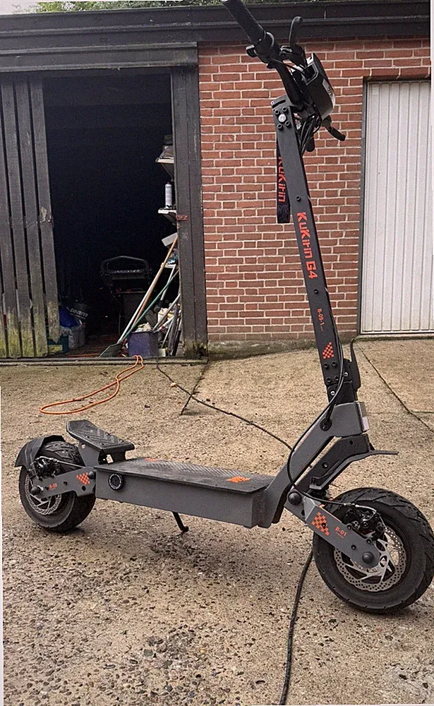 KUKIRIN G4 11 Zoll Klappbar E Roller 2400W Elektro-Scooter 20AH 70km/h Off-Road