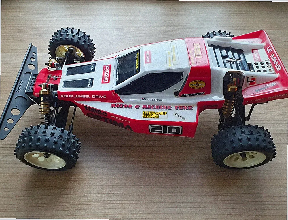 Kyosho Turbo Optima 1:10 4WD Elektro Gold Shocks Buggy Vintage Roller