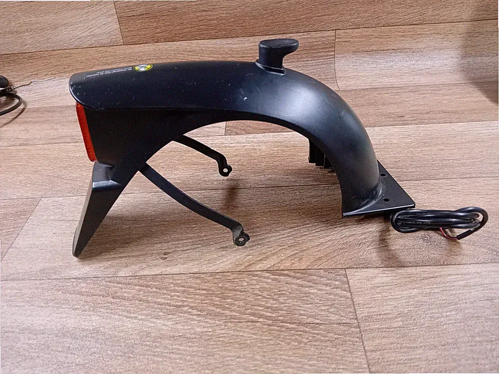 NINEBOT C2 Elektroroller Heckschutzblech mit Licht