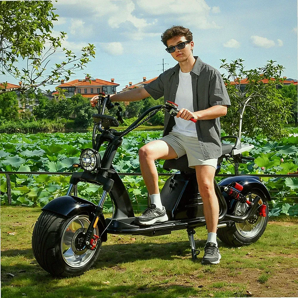 Outdoor-Elektroroller mit 3000W-Motor und einer Höchstgeschwindigkeit von 70KM/H