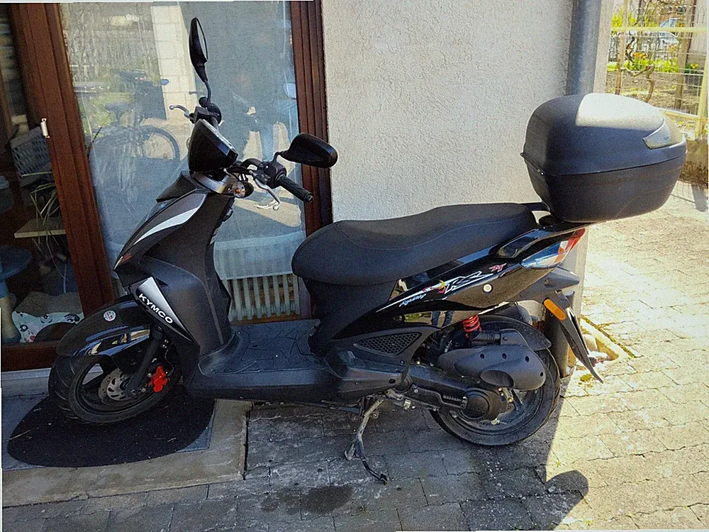 Roller Zu Verkaufen 25 Km/h Zu Verkaufen Umrüstbar Auf 45 Km/h Festpreis 800-,€