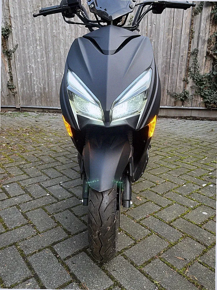Speedstar F1 - Alpha Motors 25 Km/h Mofa/Roller