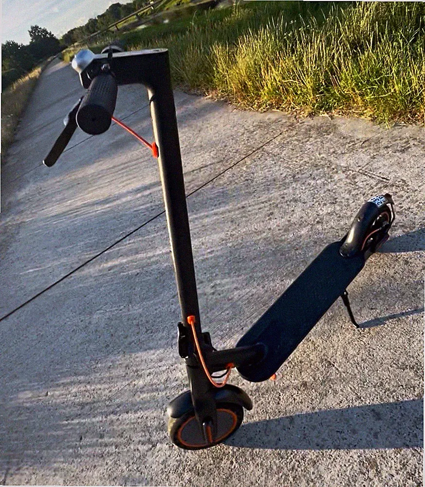 Todimart E-Scooter Elektro-Roller / Elektro-Scooter in Schwarz und Orange