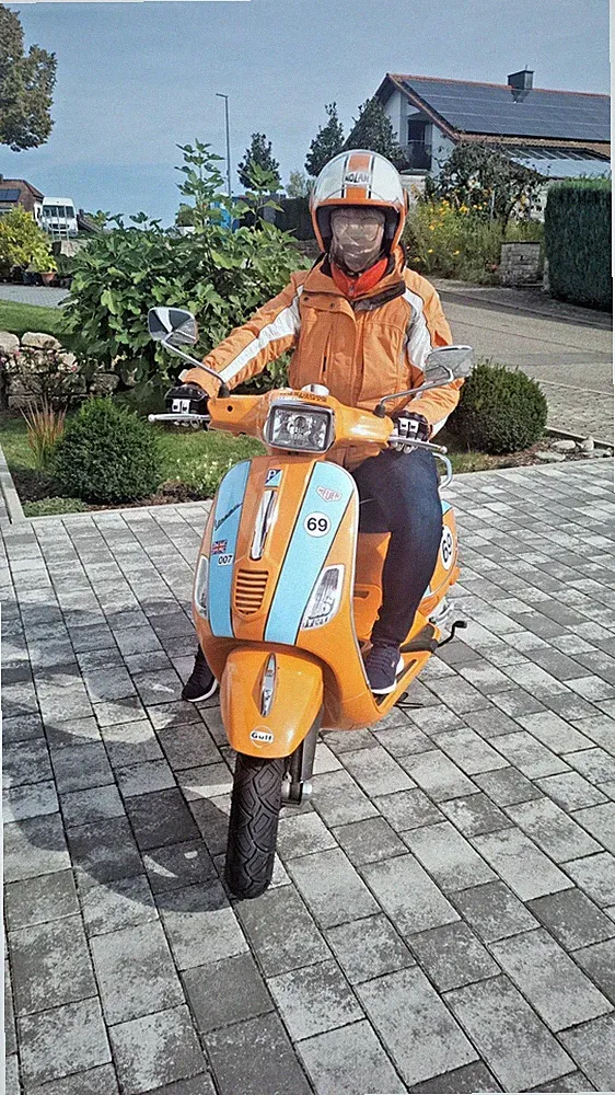 Vespa Sprint S50 2T C38 50ccm 45km/h Gulf Edition 4944 km vom Oktober 2009